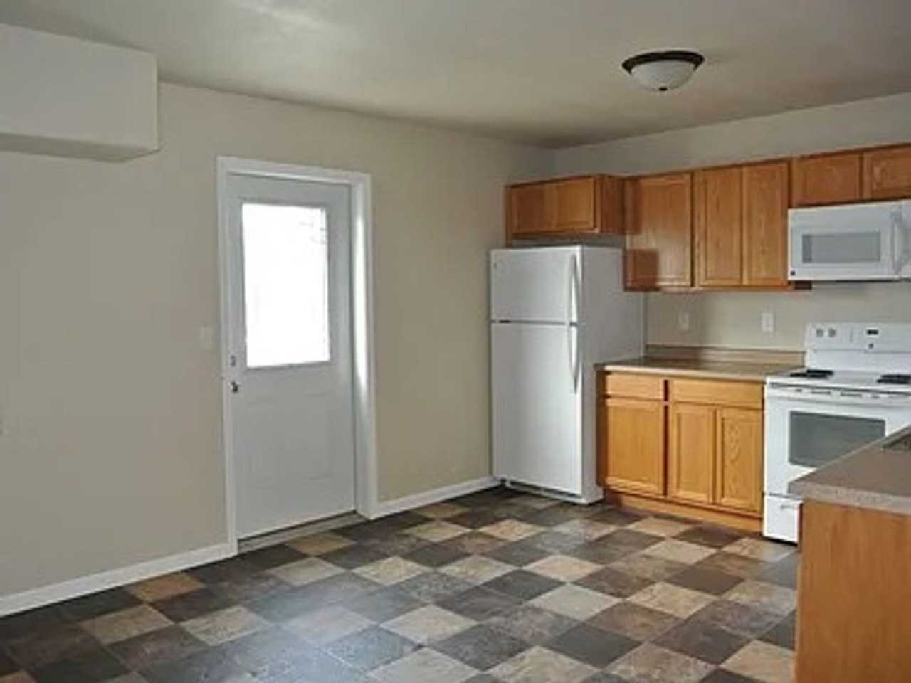 713 3rd St NW - Photo 4 of 13