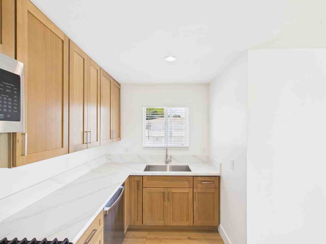 1126 W Redwood St - Photo 6 of 21