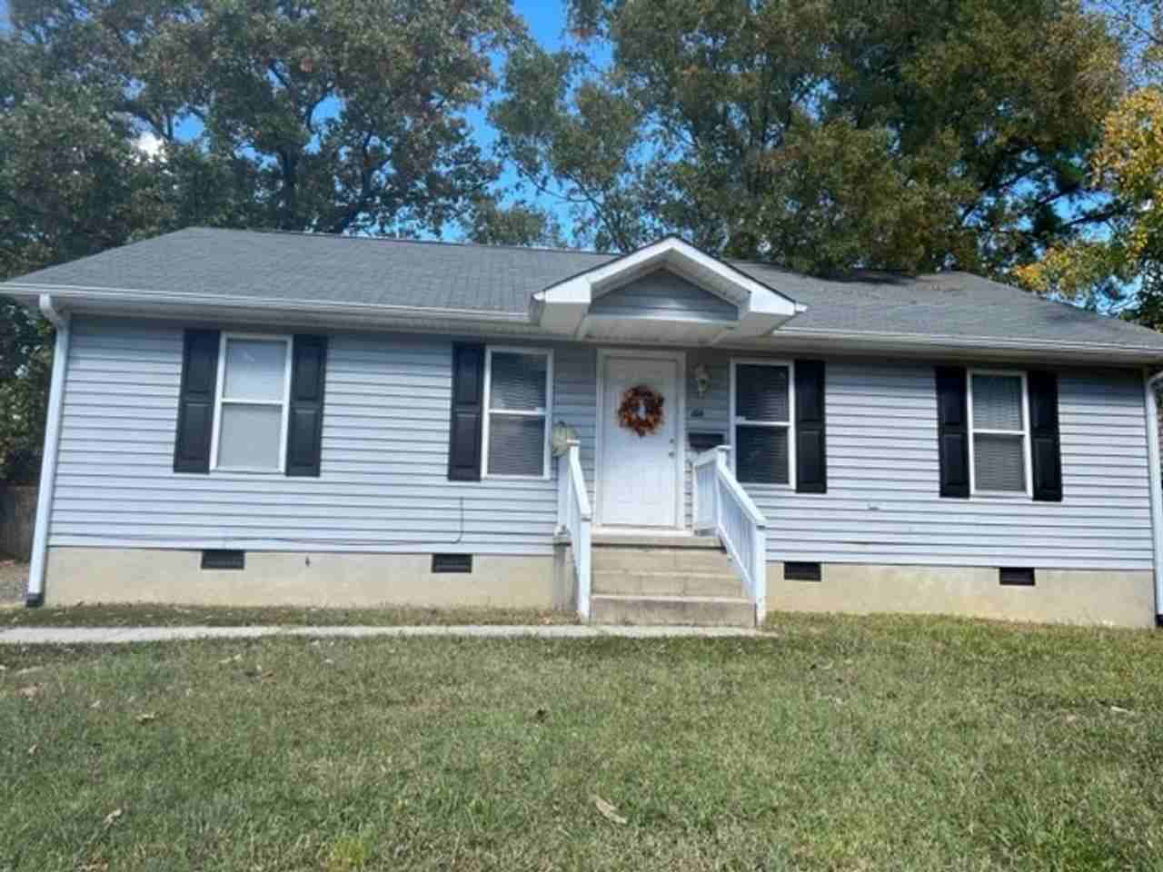 108 W Longview St