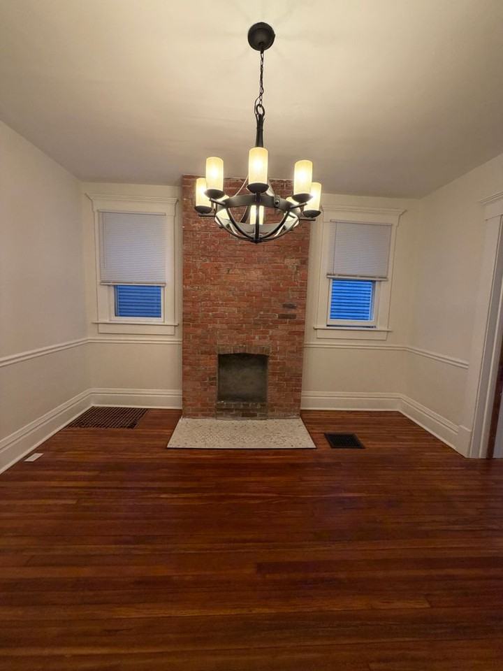 297 Reinhard Ave - Photo 7 of 19