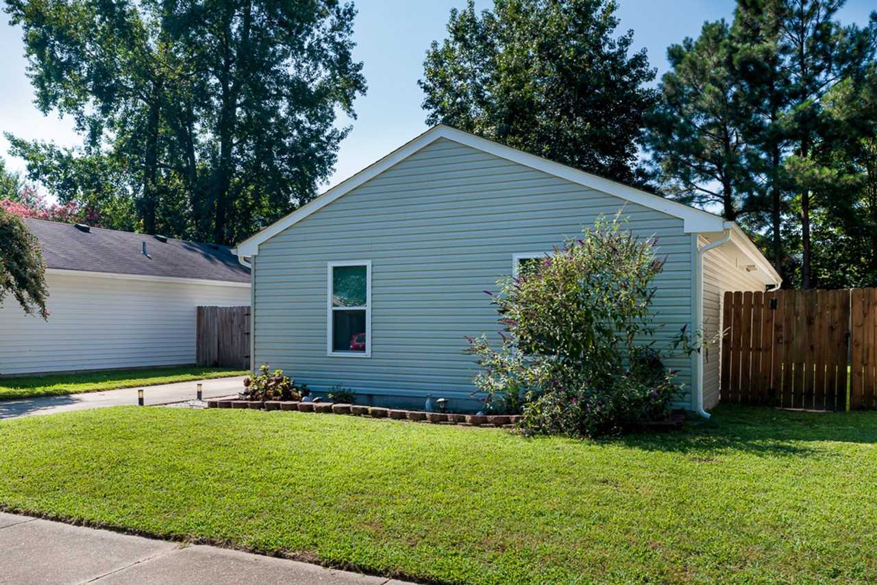 1307 Eaglewood Dr - Photo 2 of 32