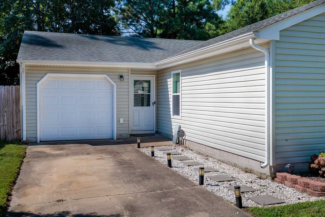 1307 Eaglewood Dr - Photo 4 of 32