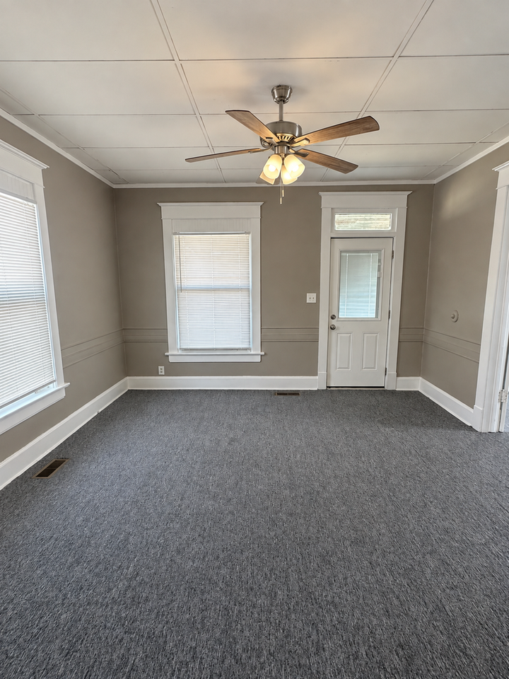 747 S Fort Ave - Photo 3 of 14