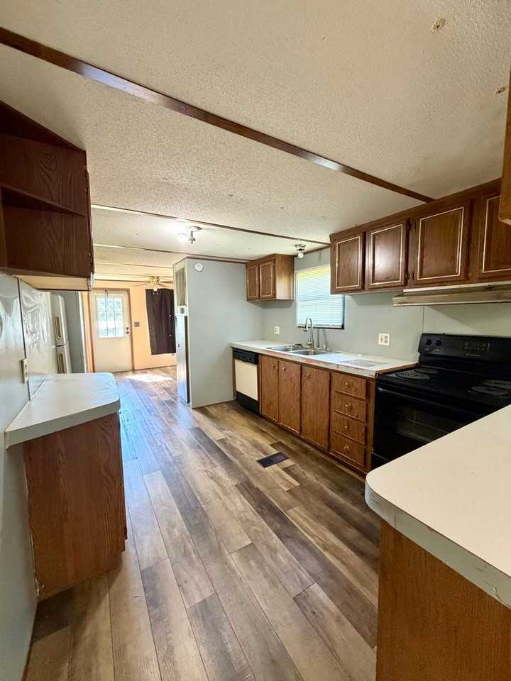 1050 Darrell Thompson Rd - Photo 5 of 18