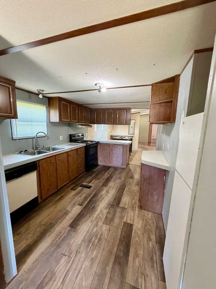 1050 Darrell Thompson Rd - Photo 6 of 18