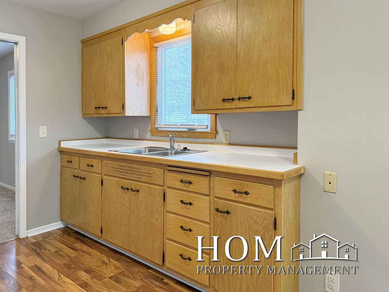 109 Pfau St - Photo 7 of 23