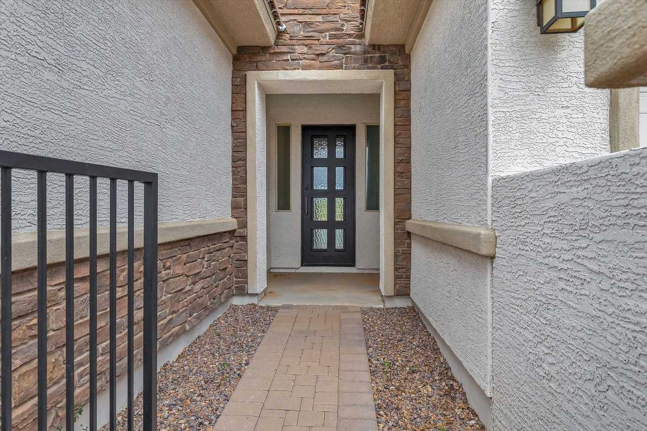 10818 E Tesla Ave - Photo 3 of 32