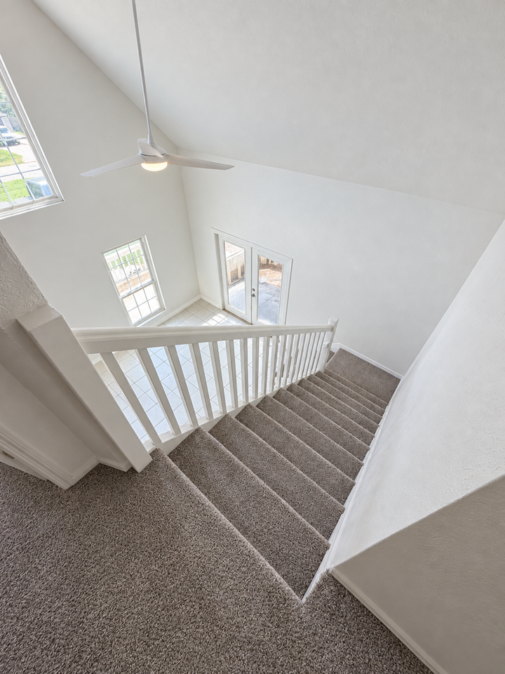 4290 Ne 2nd Ct - Photo 5 of 10