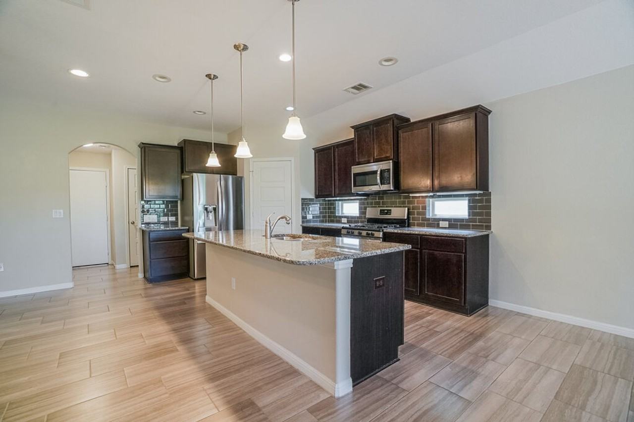 313 Longhorn Cavern Rd - Photo 6 of 20