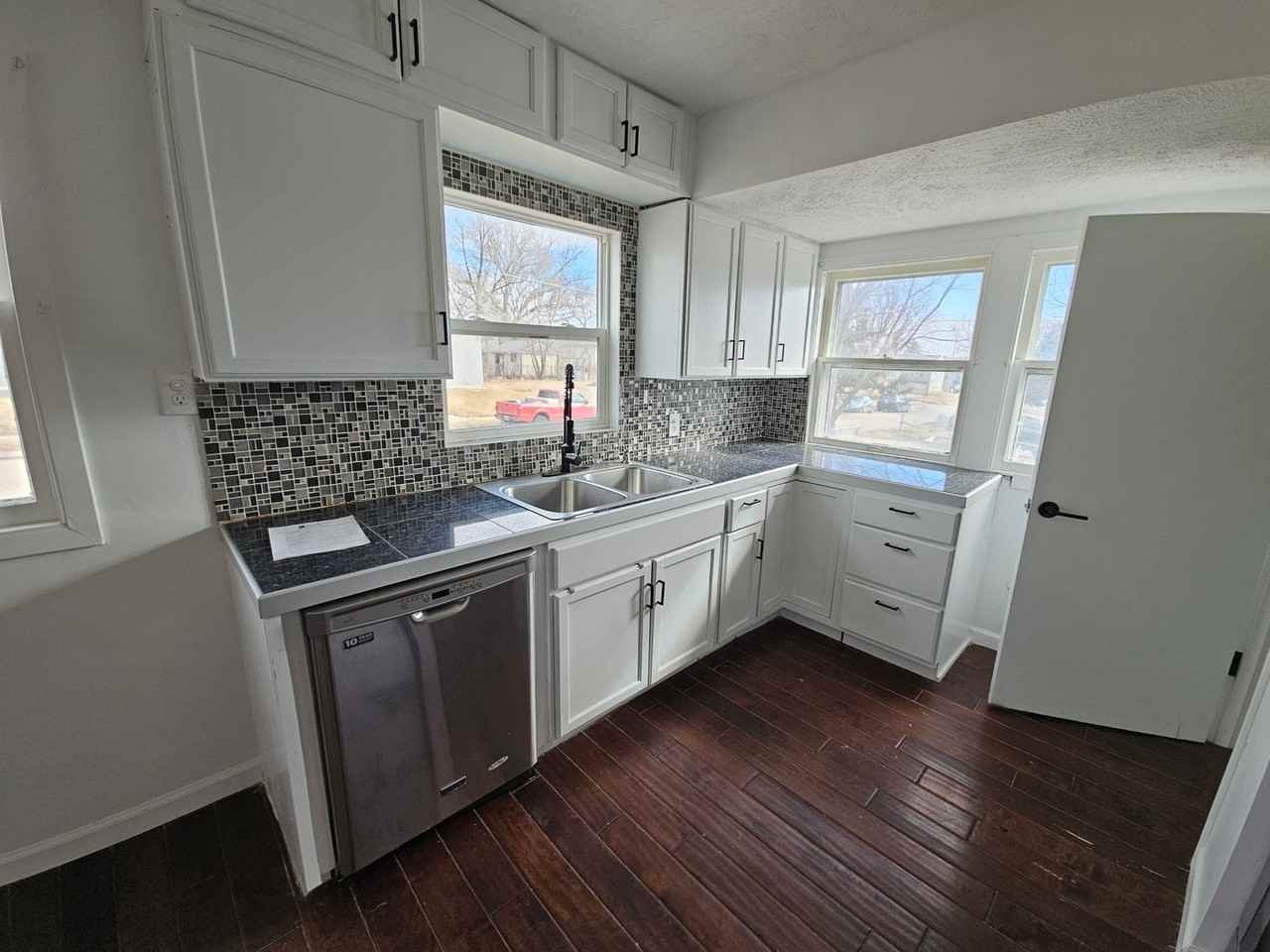 4501 Browne St - Photo 6 of 25