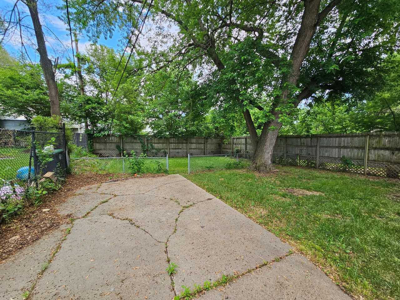 5315 N 35th St - Photo 2 of 17