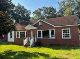 featured image of 2410 Amos St