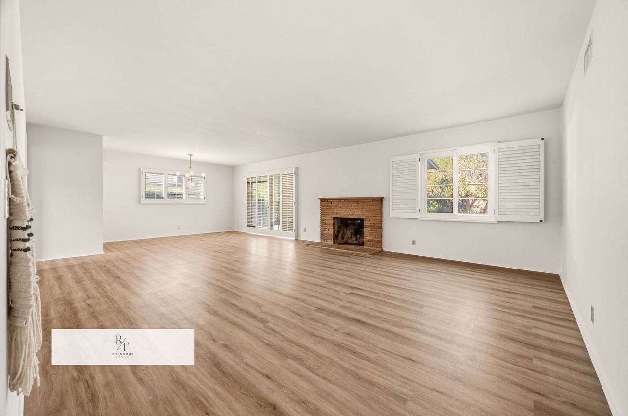 1033 Encino Ave - Photo 3 of 33