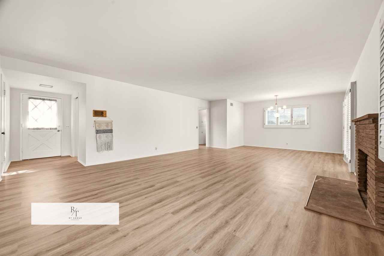 1033 Encino Ave - Photo 4 of 33