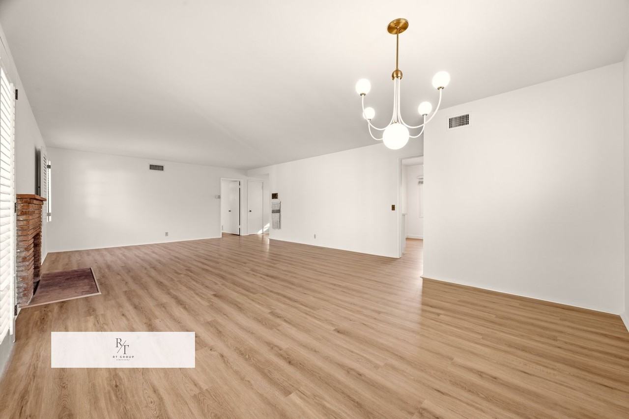 1033 Encino Ave - Photo 5 of 33