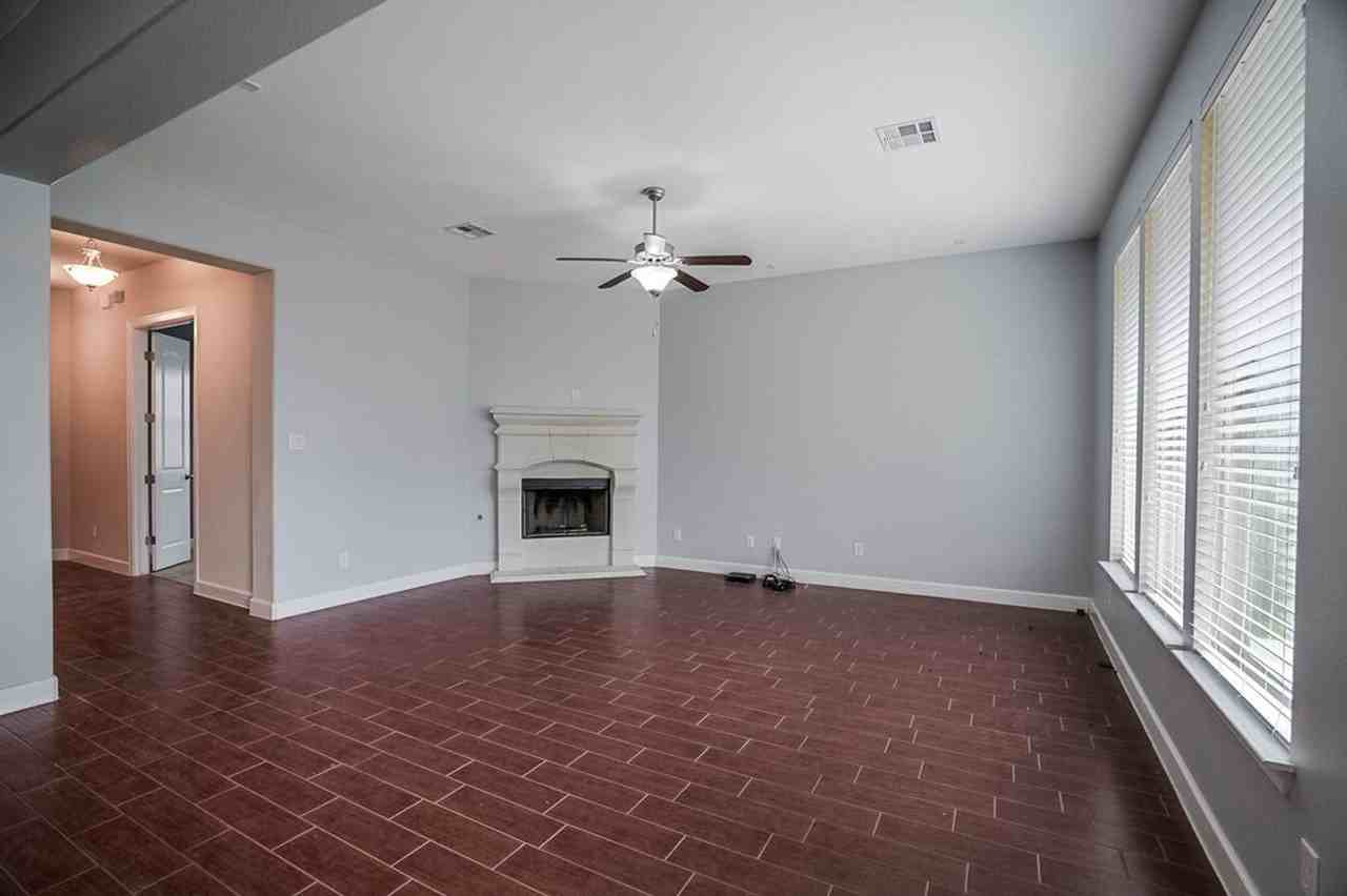 2734 San Milan Pass - Photo 4 of 20