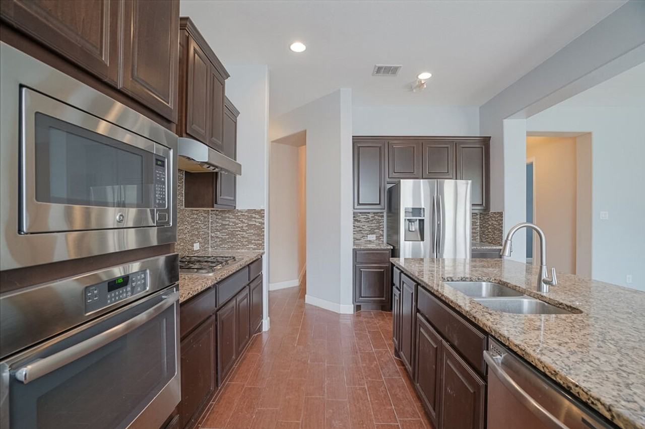 2734 San Milan Pass - Photo 7 of 20