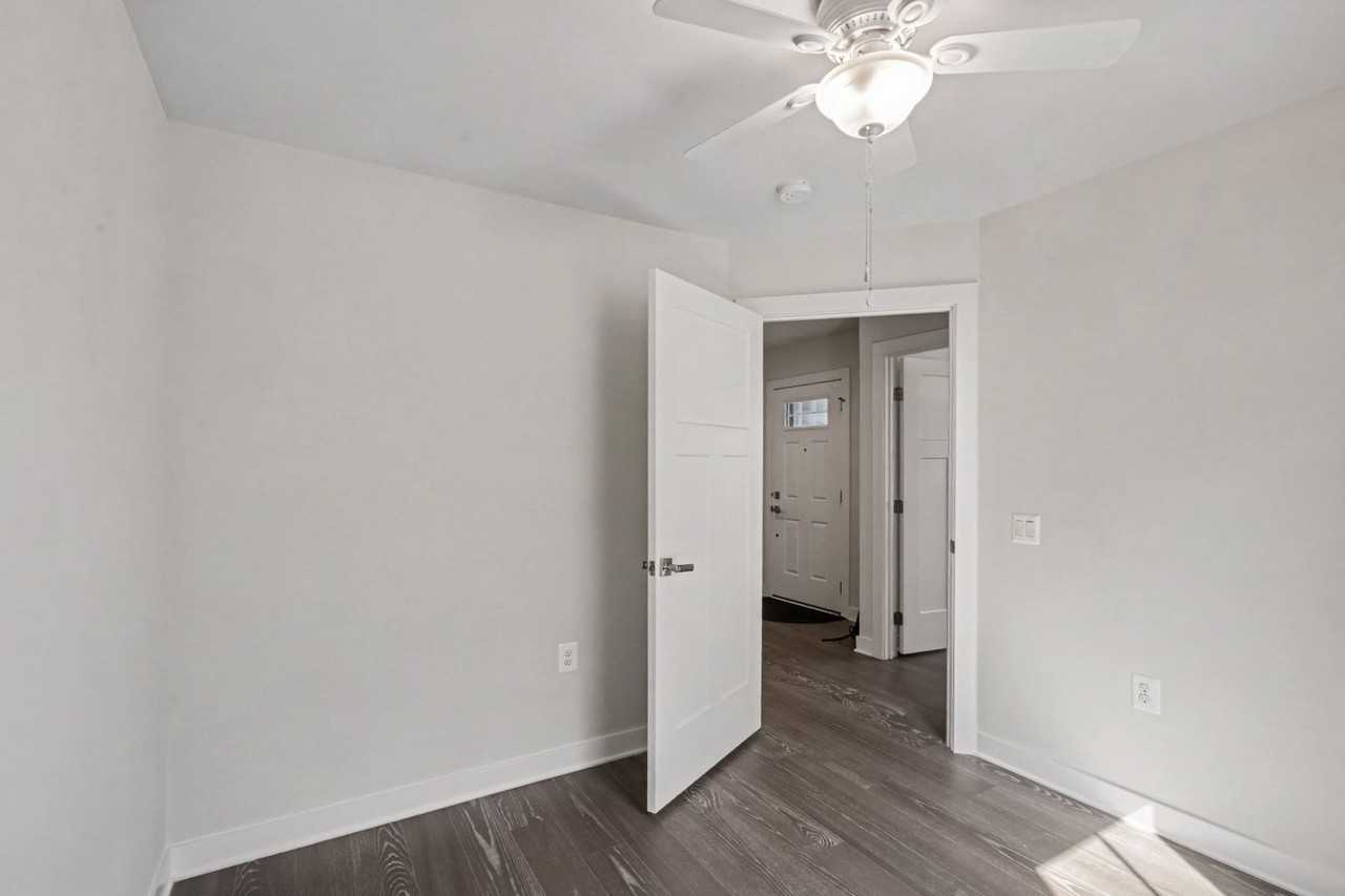 8914 Penrith Dr - Photo 3 of 25