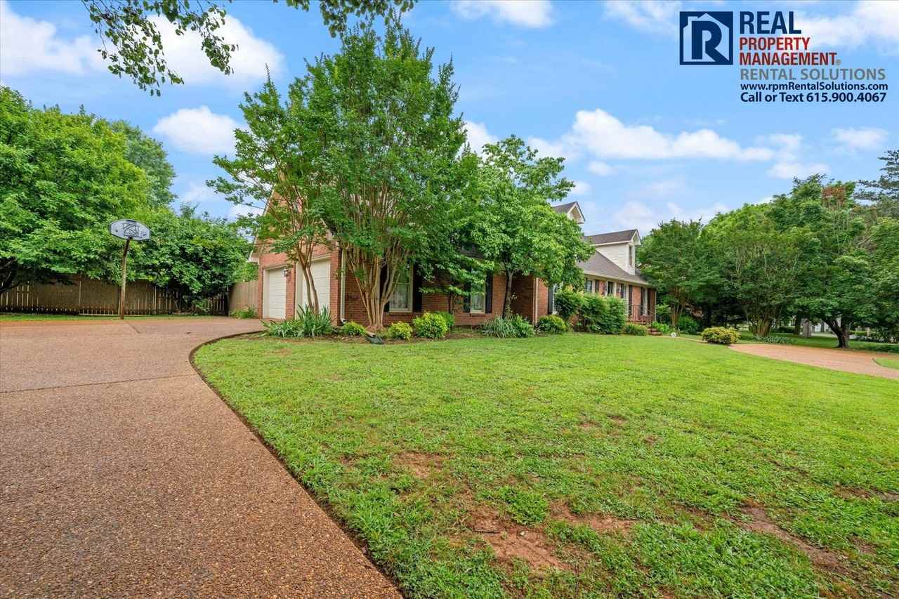 2307 Londonderry Dr - Photo 2 of 40