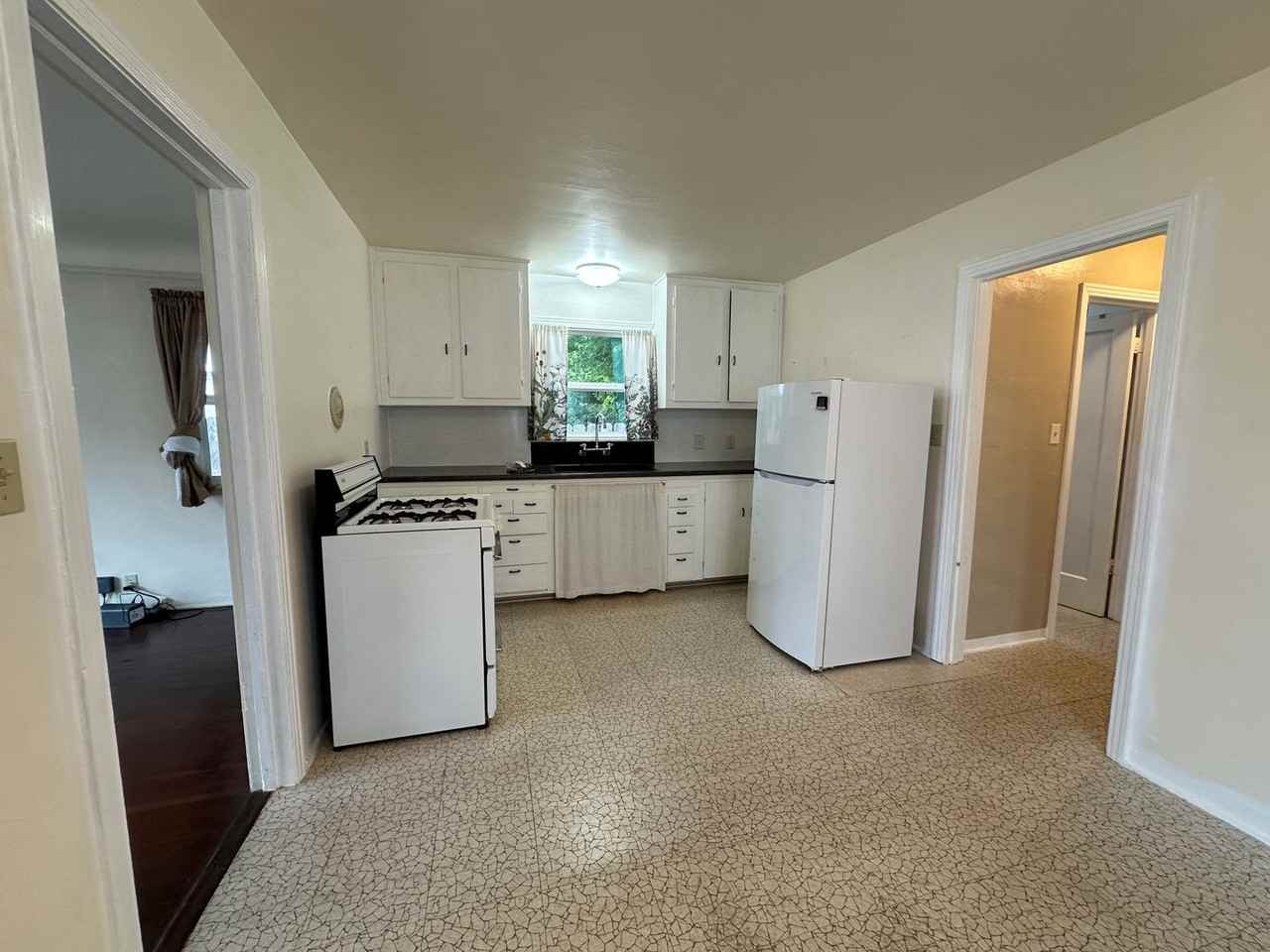 621 13th St - Photo 2 of 13