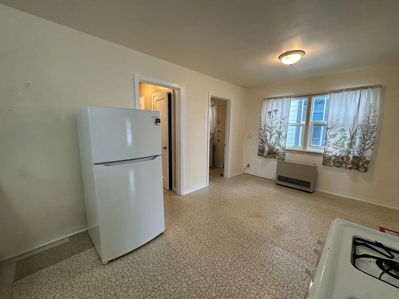 621 13th St - Photo 3 of 13