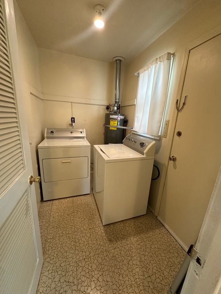 621 13th St - Photo 4 of 13