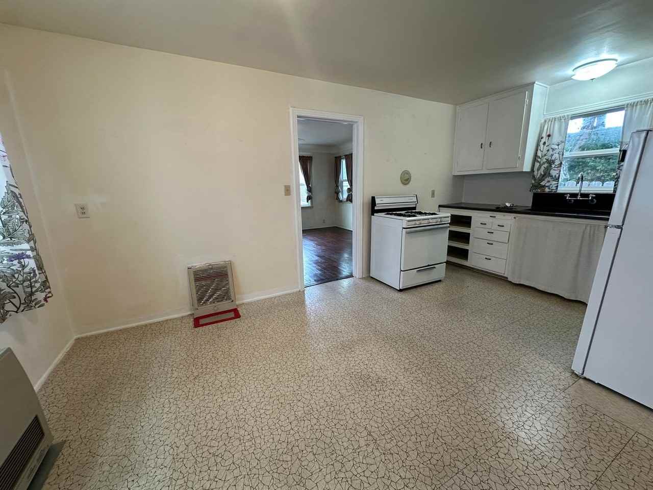 621 13th St - Photo 5 of 13