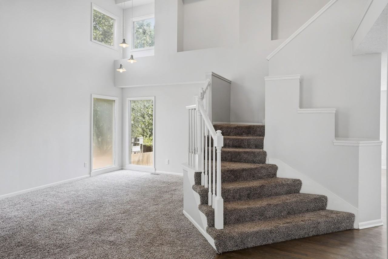 14241 W 128th St - Photo 4 of 31