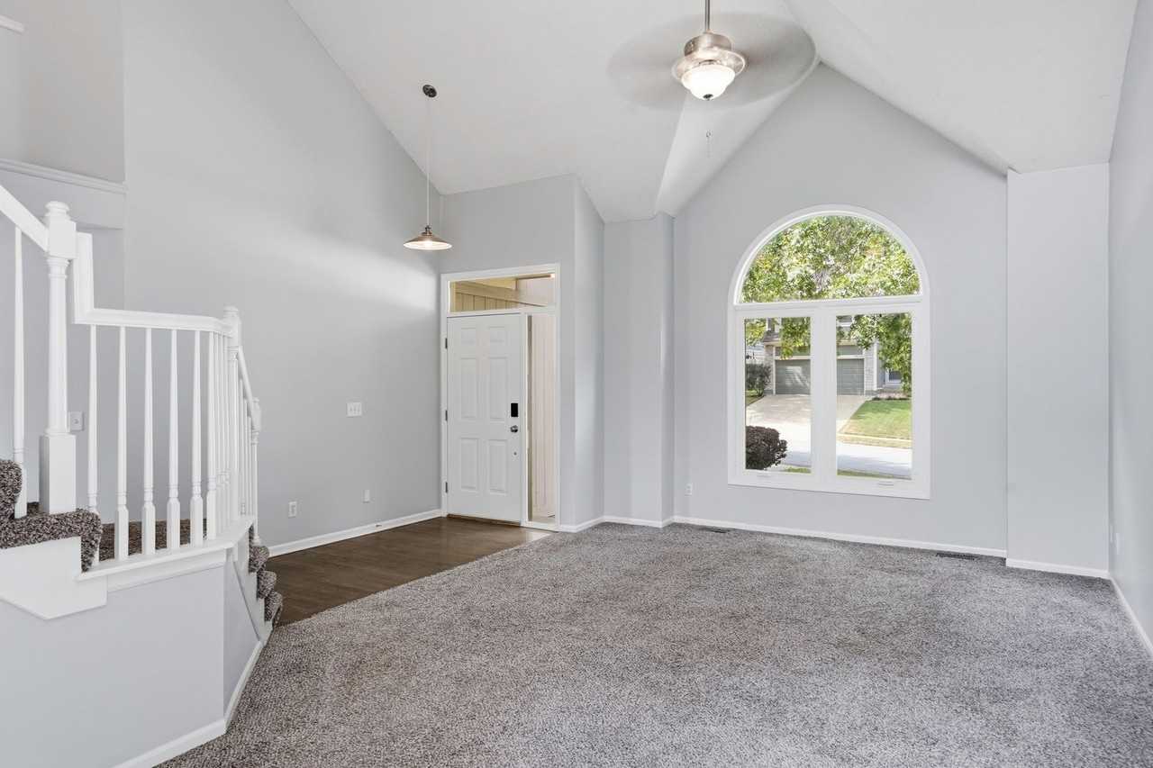 14241 W 128th St - Photo 5 of 31