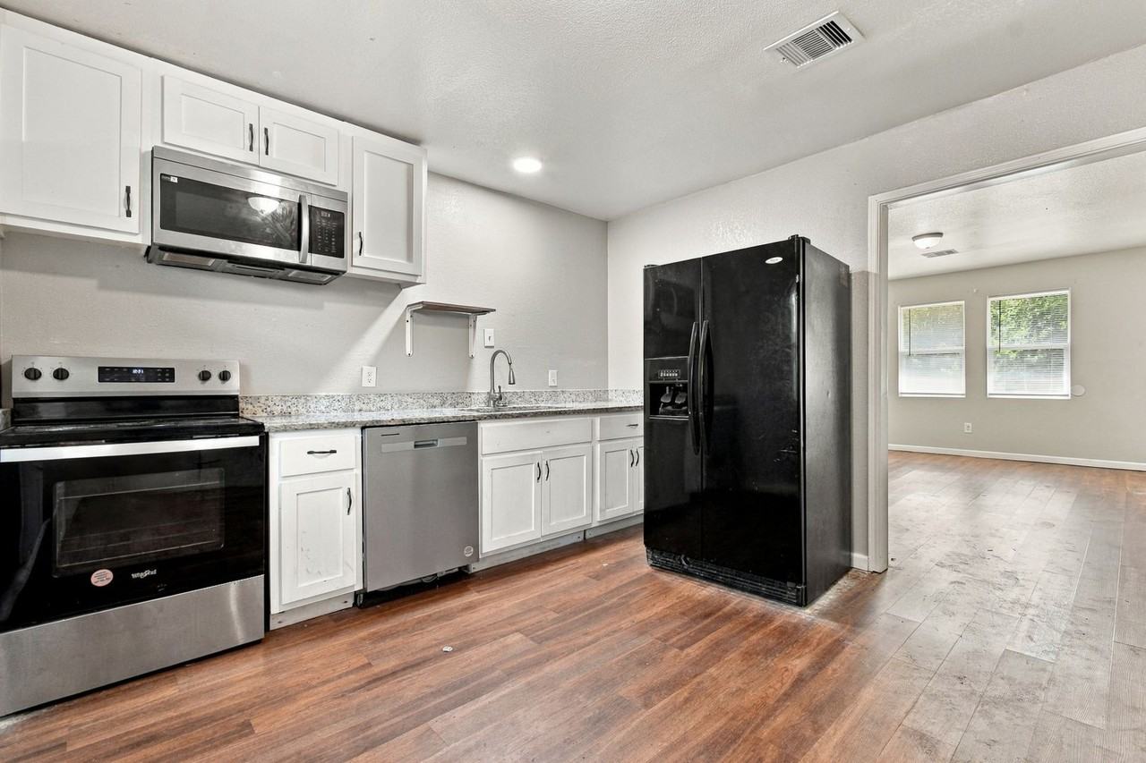 3709 E 27th Pl - Photo 4 of 22
