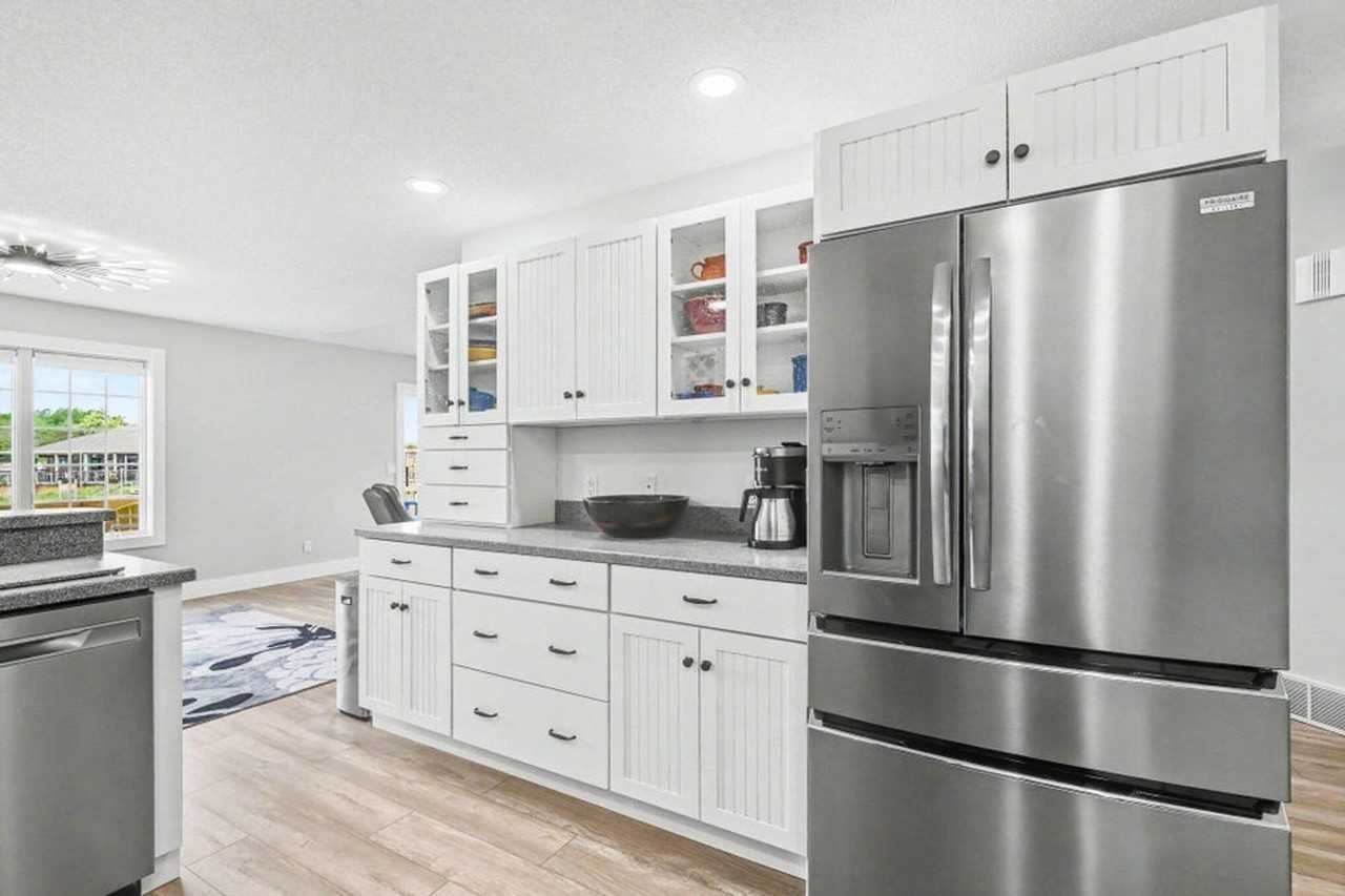 1410 E Harbour Towne Cir - Photo 4 of 31