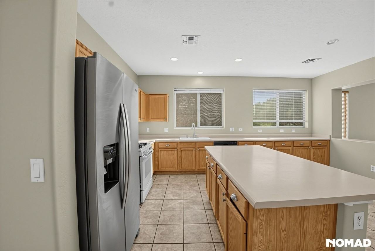 3314 N 126th Dr - Photo 6 of 29