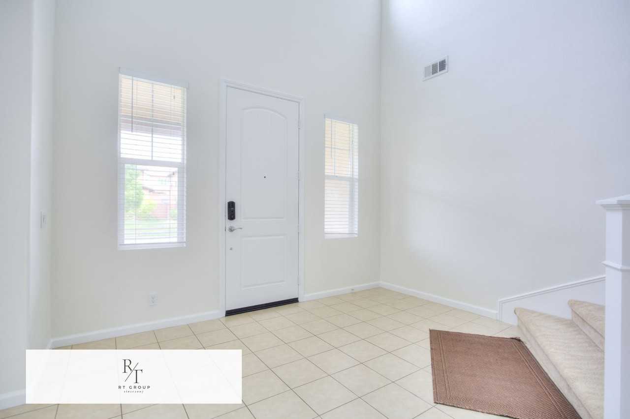 10860 Portofino Ln - Photo 3 of 45