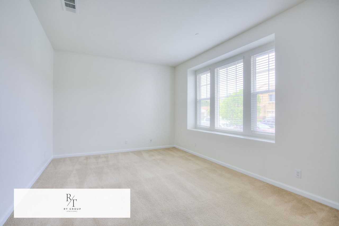 10860 Portofino Ln - Photo 6 of 45