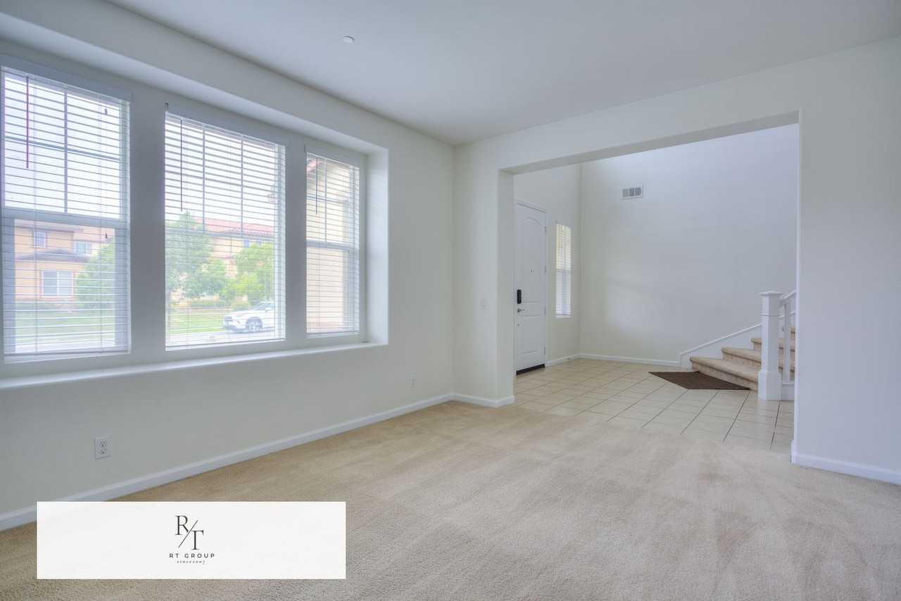 10860 Portofino Ln - Photo 7 of 45