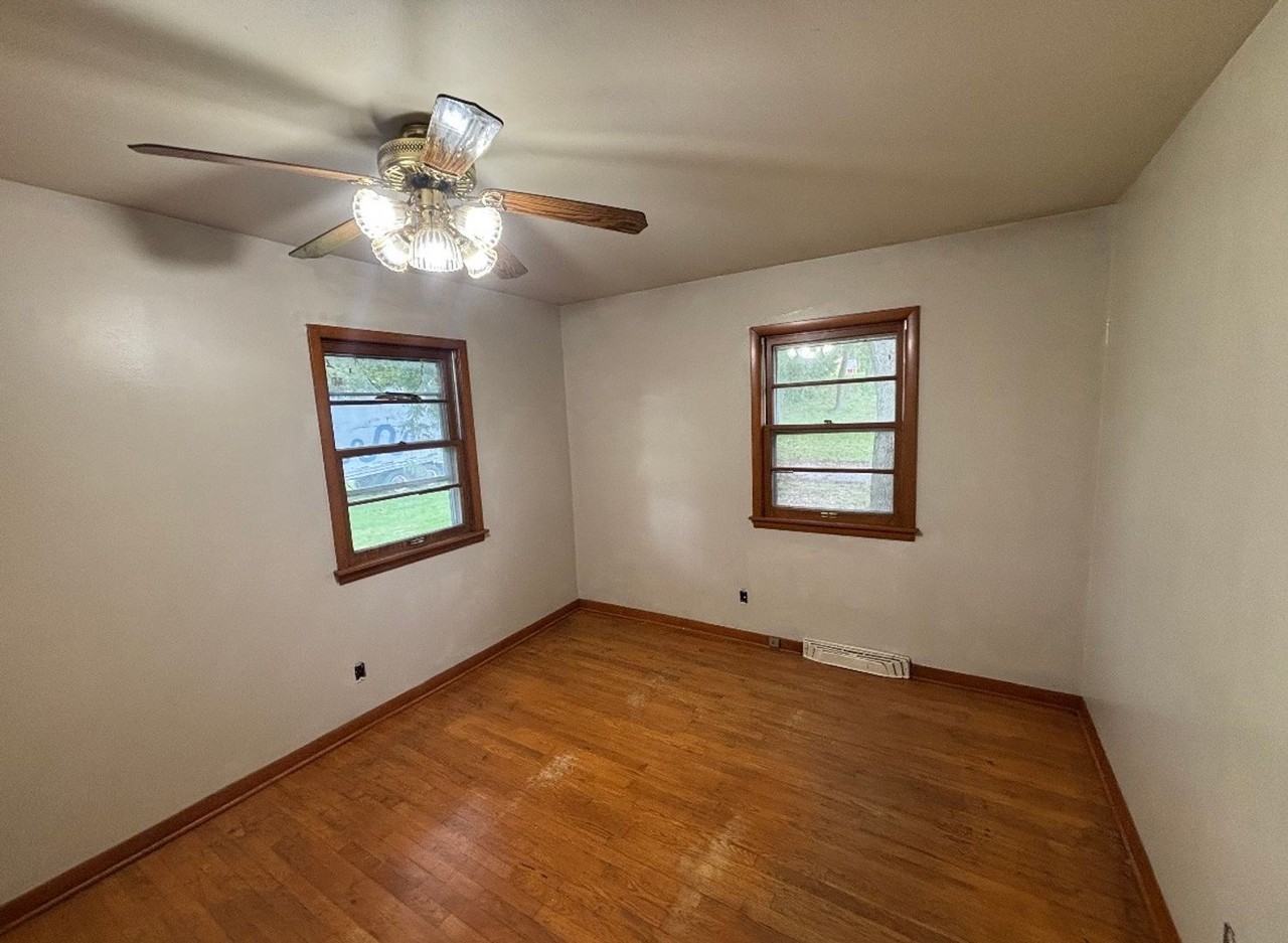 119 2nd St - Photo 5 of 8