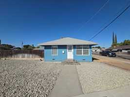 featured image of 903 Railroad Ave