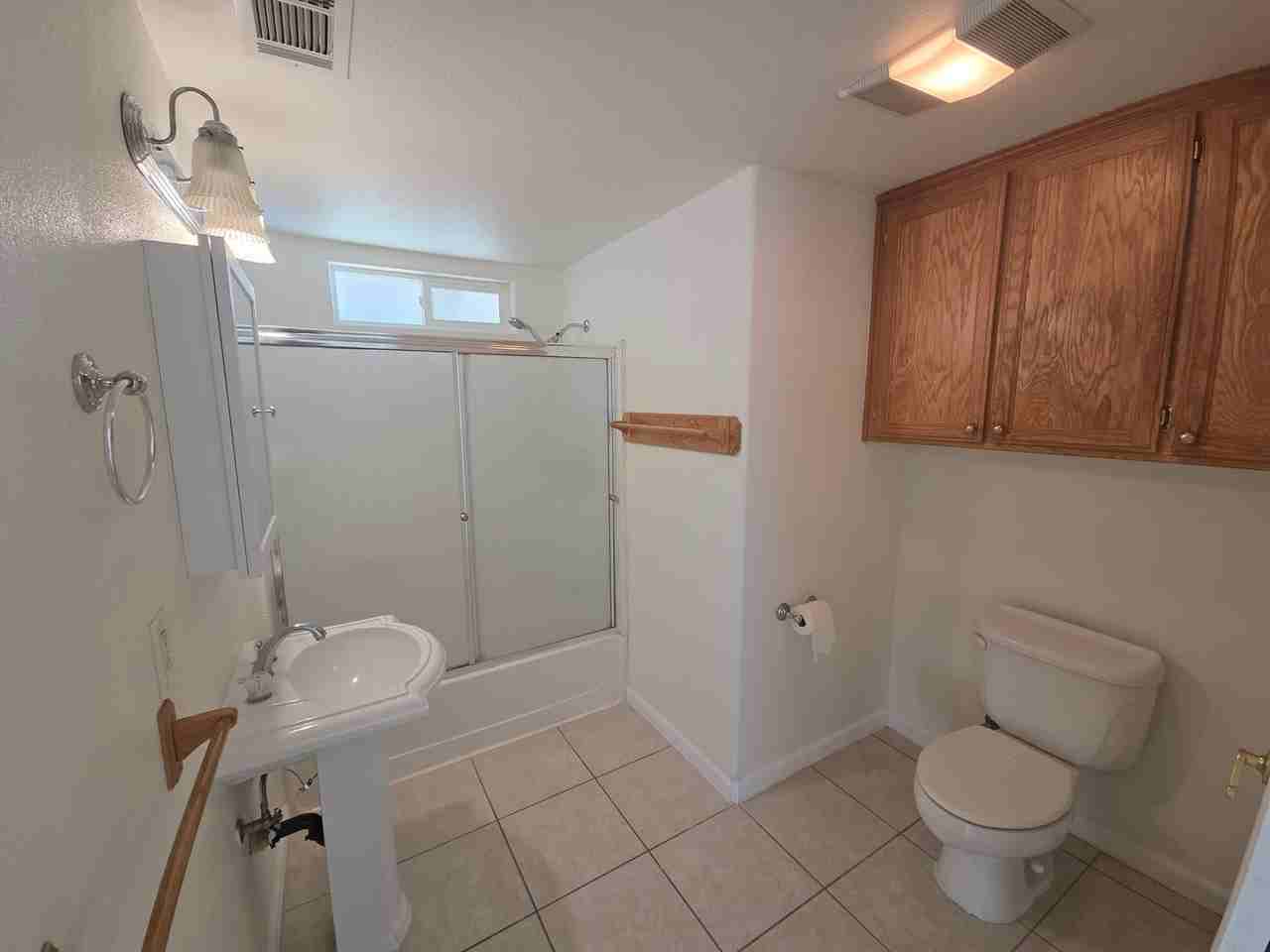 903 Railroad Ave - Photo 3 of 29