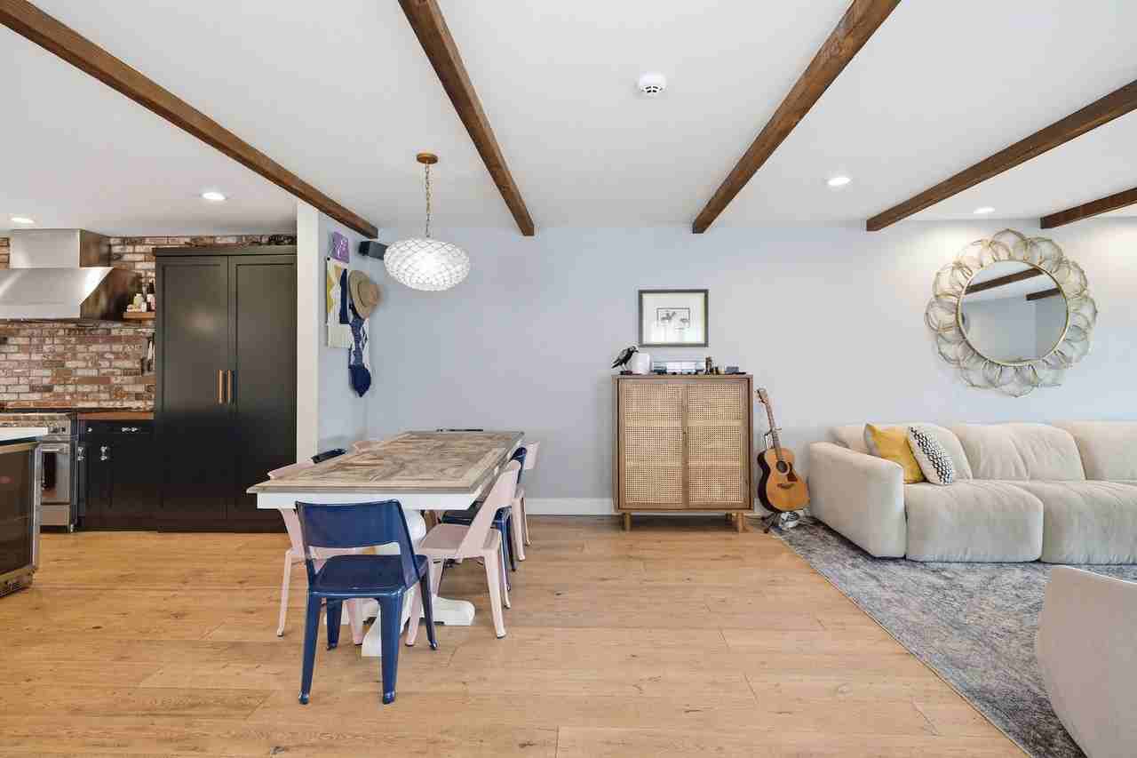 1152 8th St - Photo 3 of 35