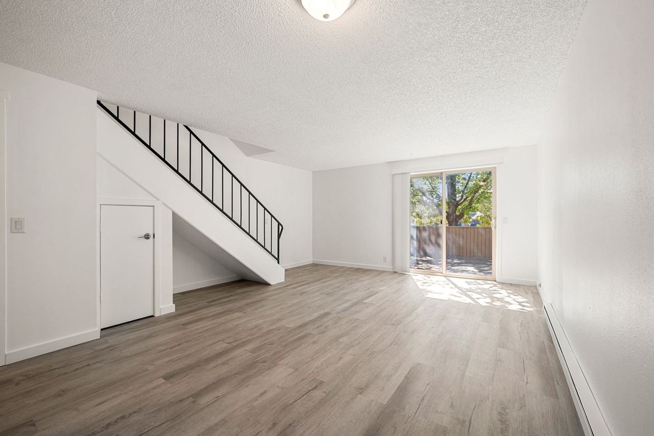 902 Nw Carlon Ave #2 - Photo 7 of 22