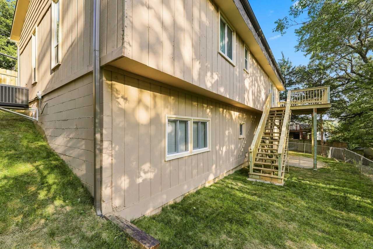 350 Skyline Dr - Photo 4 of 32