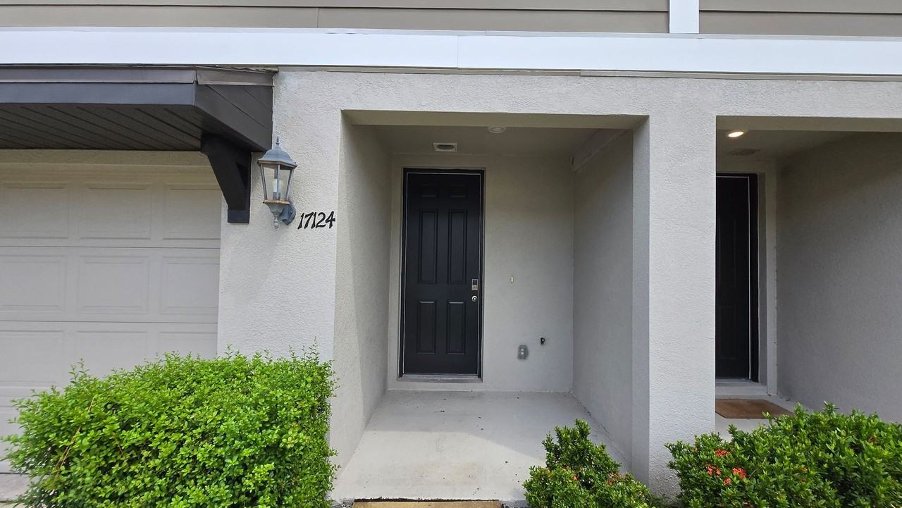 17124 Blowfish Dr - Photo 2 of 34