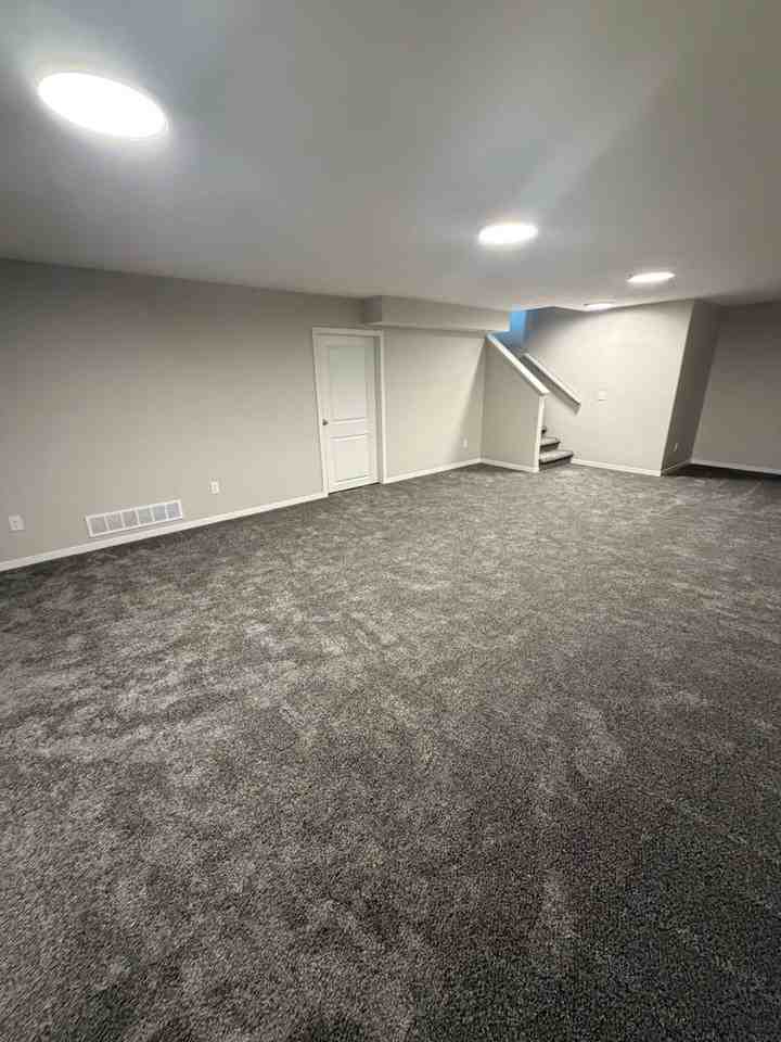 242 Half Moon Dr - Photo 4 of 14