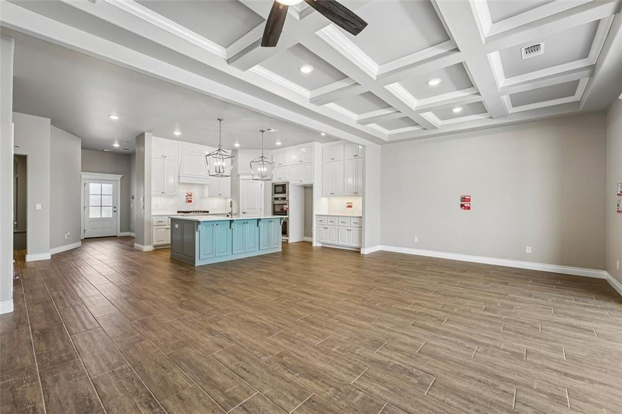 9300 Nw 116th St - Photo 5 of 27