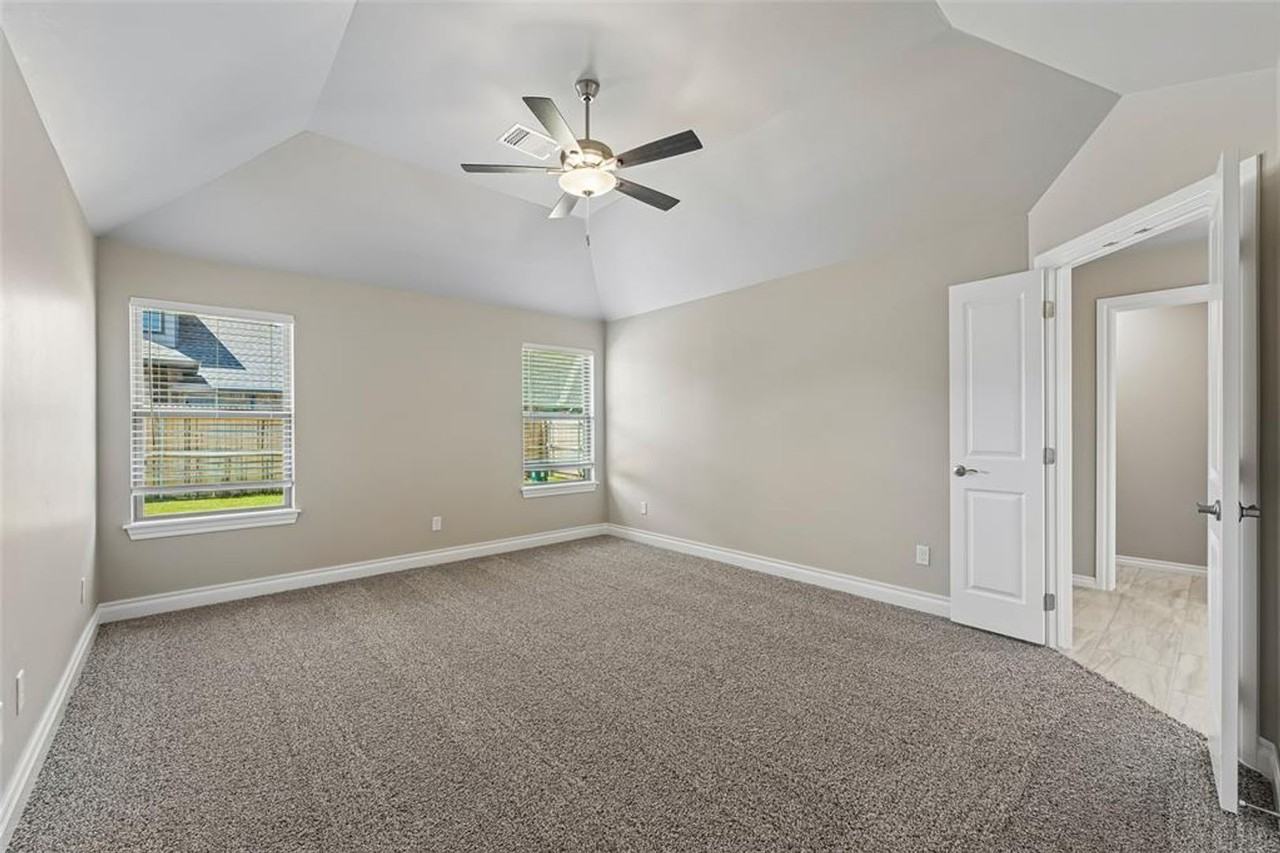 9300 Nw 116th St - Photo 7 of 27