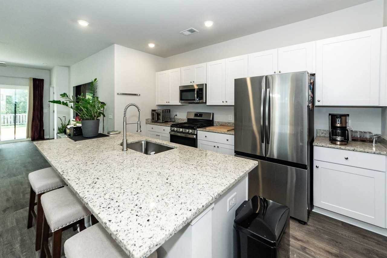 239 Pine Crest View Dr - Photo 4 of 45