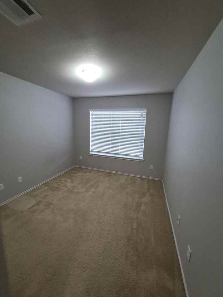 216 Hereford St - Photo 7 of 37