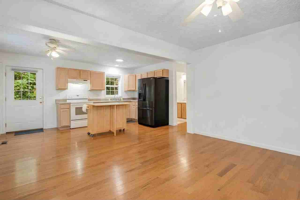36 Rocking Porch Ln - Photo 4 of 25