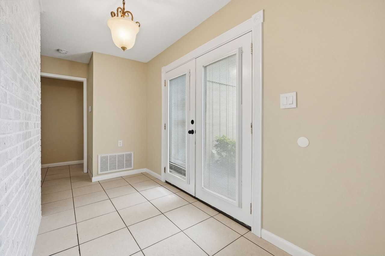 644 Caribbean Way - Photo 6 of 50