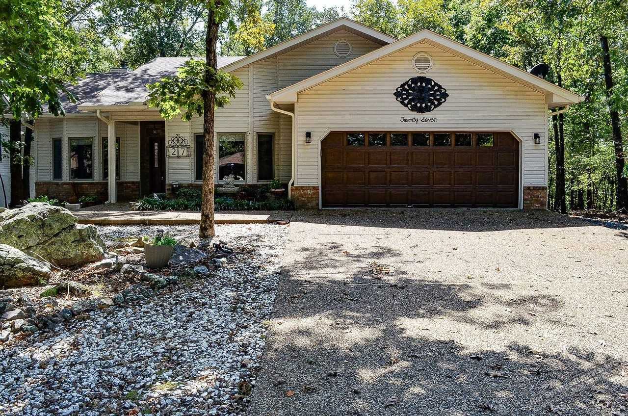 27 Barcelona Way - Photo 2 of 41
